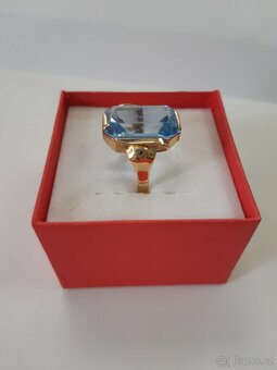 Zlatý prsten s modrým kamenem - 3