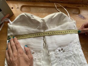 Svatební šaty bez ramínek s kamínky velikost 38 - 3