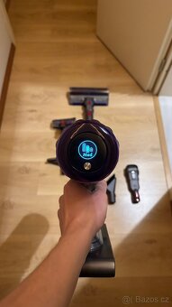 Vysavač Dyson V11 Fluffy -SPĚCHA - 3