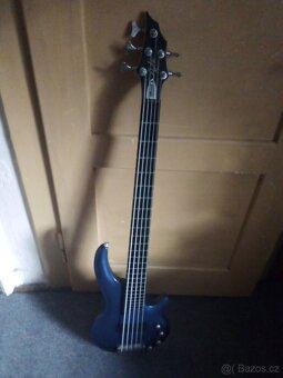 Prodám  5 strunnou basu CORT CURBOW - 3