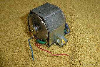 motorček magnetofónu Tesla A3 - 3