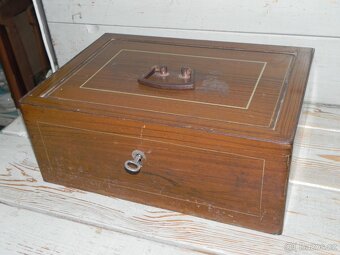 Staré příruční trezory - 3
