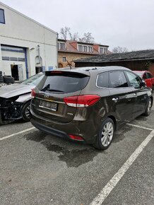 Kia Carens - 3