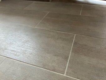 dlažba, přebytek Ferrara - 3