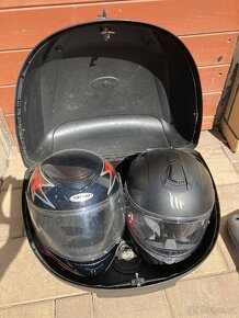 Velký motokufr na dvě helmy - 3