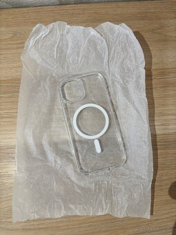 Kryt s MagSafe na iPhone 15 - 3