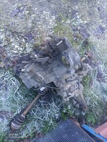 Motor a převodovka Justy - 3