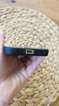 Průhledný kryt iPhone 16 PRO - 3