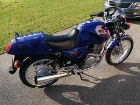 HONDA XBR 500 PC 15 - 3