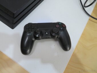 Herní konzole SONY PlayStation 4 Pro - 1TB CUH-7116B - 3