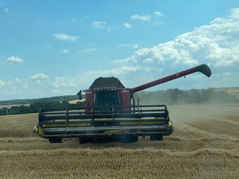 Kombajn Case IH 8010 Axial Flow + lišta BISO CropRanger 7,5 - 3