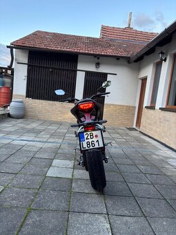 Honda CB125R - 3