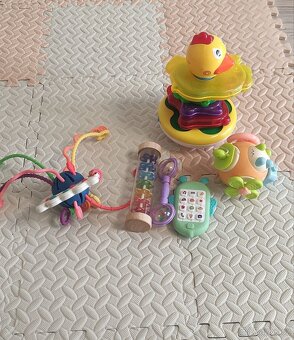 Interaktivní stoleček +hračky - 3