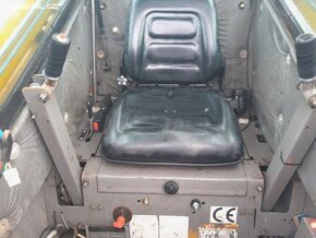 Prodám smykem řízený nakladač Fermec 526 hmotnost 2,7t motoh - 3