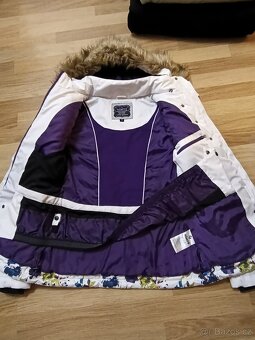 Zimní bunda s kapucí - 3