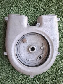 Kryt rozety na Triumph 250 BD - 3