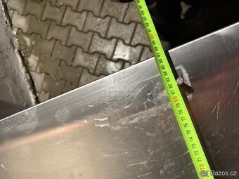 Podstavec/nerezový stůl se zarážkami - 3