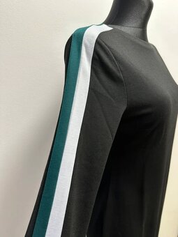 Černé šaty s dlouhým rukávem - 3