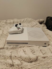 Xbox One S 1TB s mechanikou - 3