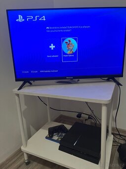 Playstation 4 1TB + 2 ovladače + hra - 3