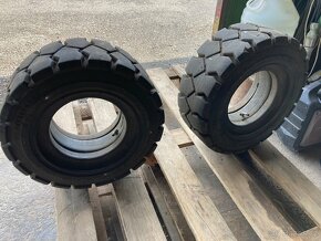Pneumatiky na VZV ještěrku vysokozdvih Trelleborg 18x7 - 3