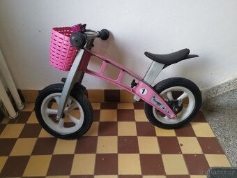 First bike s adaptérem, zvonečkem a košíčkem - 3