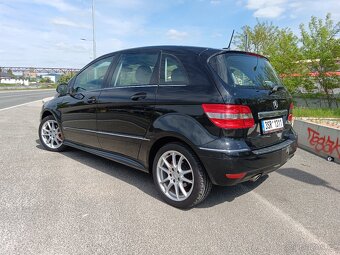 Mercedes B150 - 3