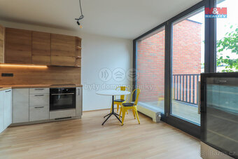 Pronájem bytu 2+kk, 65 m², Praha, ul. Nádražní - 3