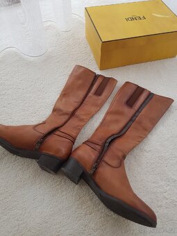 Kožené kozačky pc: 4890kč vel.38 - 3
