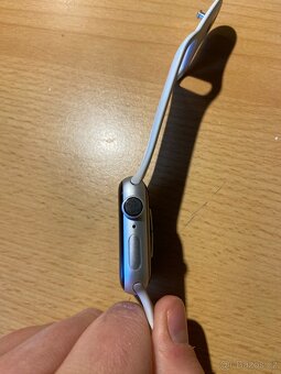 Apple Watch Series 4 – 40 mm, Stříbrné - 3