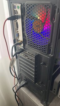 Intel GAMER SE4 580 - herni PC - téměř nový - 3