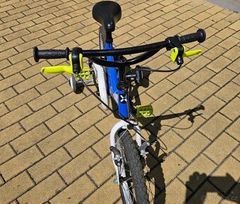 Modré kolo Decathlon BTWIN velikost 16" s pomocnými kolečky - 3