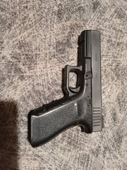 Pistole Glock 17 - 3