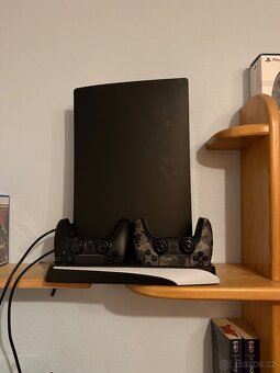 Ps5 s podstavcem a s hrama - 3