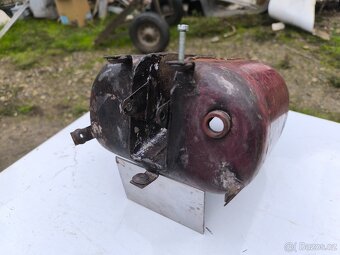 Nádrž Jawa 550/555 - 3