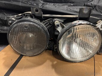 Black Hella predni svetla na BMW e34 - 3