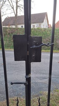 Kovaná dvoukřídlá brána, vrata - 3