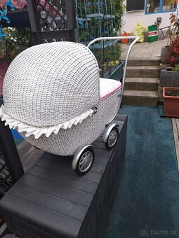 RETRO KOČÁREK PRO PANENKY - 3