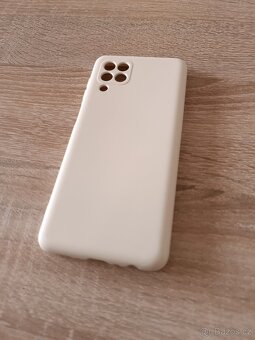 Kryt YIRSUR pro Samsung Galaxy M32 4G - 3