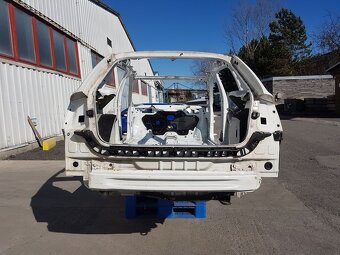 Výřez karoserie Škoda Rapid Spaceback, již rozřezáno, LEVNĚ - 3