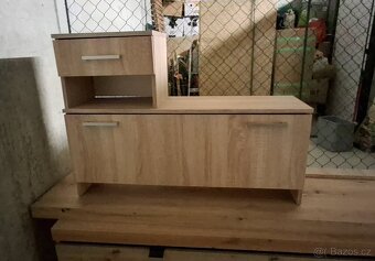 Věšák a botník - 3