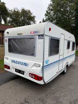 Adria Adora 472LU - předstan - 3