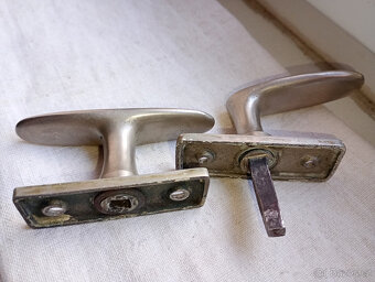 Kování okna mosaz činžák 1930-MOSAZNÉ - 3