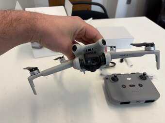 DJI mini 4 pro + ovladač + záruka - 3