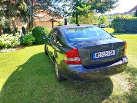 VOLVO S 40 2,4_125 kW - 3