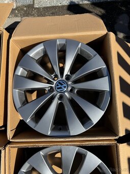 ORIGINÁL Alu Volkswagen PHOENIX R17, 5x112 - TOP STAV - 3