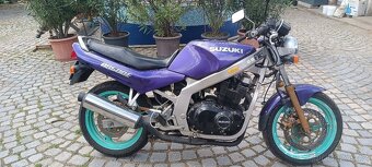 Moto - 3