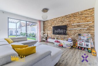 Prodej rodinného domu 4+kk 204 m2, pozemek 465 m2 - Blatnic - 3