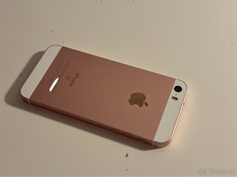 iPhone SE 64Gb 1 gen v Top Stavu Batarie 76% - 3