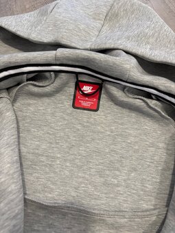 Šedá Nike TECH Fleece mikina - 3